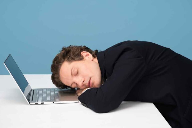 Follow a sleep routine says Bill Gates, Jeff Bezos and Warren Buffett