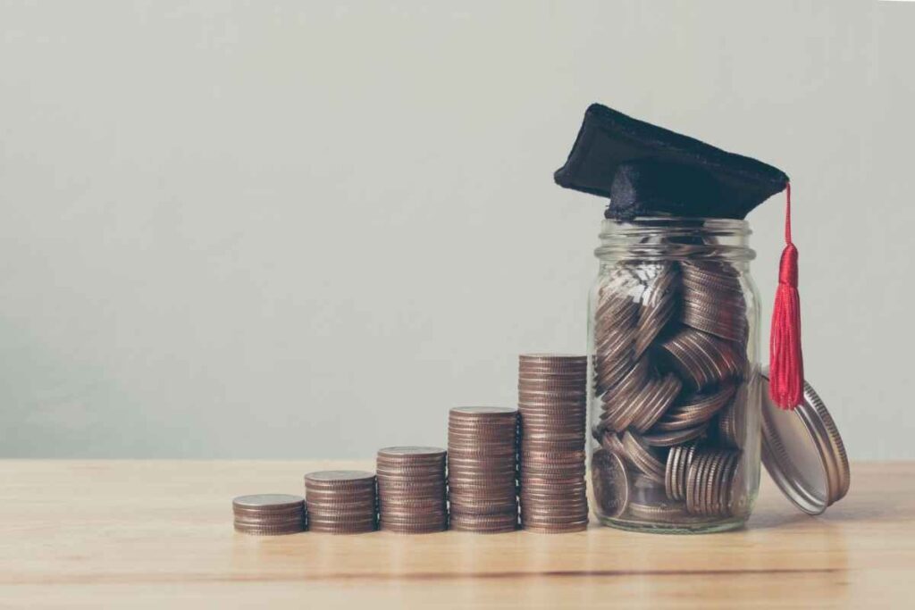 Scholarship for IAS aspirants